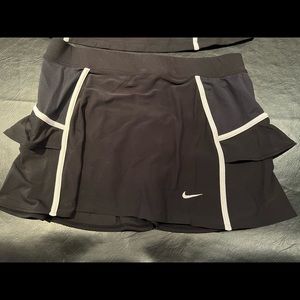 Nike Women’s Tennis Skort. Top not included with skort but is available. MEDIUM